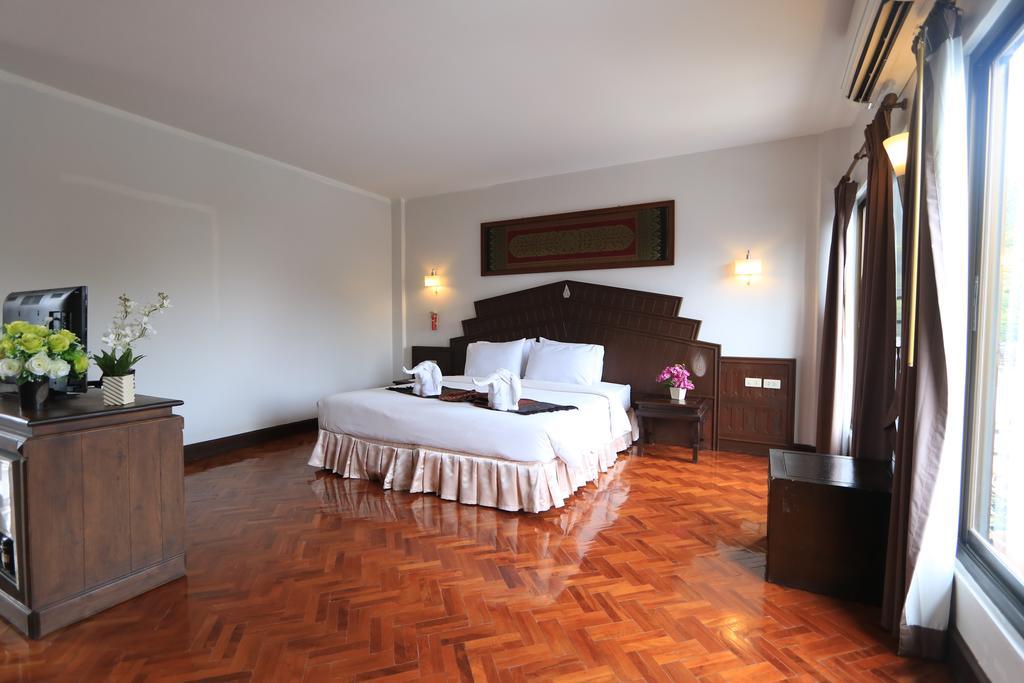 Baiyoke Chalet Hotel Mehongszon Kültér fotó